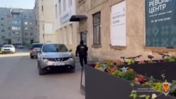 Обыски в "Револьт-центре" и редакции "7x7"