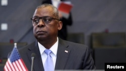 Министърът на отбраната Лойд Остин