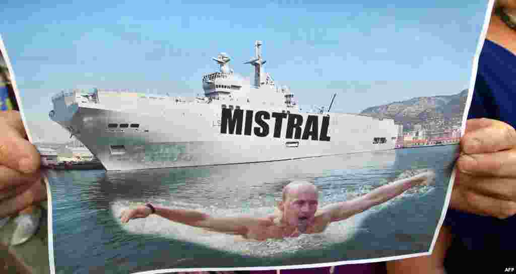 Акция в Киеве против поставок России вертолетоносцев класса "Мистраль". Июль 2014 года