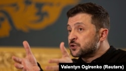 Volodimir Zelenski spune că negocierile de pace trebuie să ducă nu numai la încheierea războiului, ci să ofere garanții de securitate Ucrainei astfel încât o nouă invazie a Rusiei să nu mai fie posibilă.