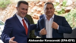 Bivši makedonski premijer Nikola Gruevski (L) i mađarski premijer Viktor Orban (D) u Ohridu u novembru 2017. 