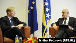 Peter Sorensen uručio Izvještaj Evropske komisije Vjekoslavu Bevandi, 10. oktobar 2012.