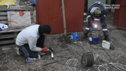 Odesa Volunteers Build 'Hedgehogs' And Fill Sandbags To Resist Russian Attack