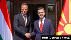 Унгарскиот и македонскиот министер за надворешни работи, Петер Сијарто и Тимчо Муцунски во Скопје, 13 јуни 2025 
