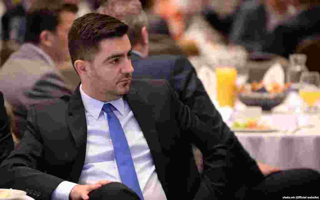 СЕВЕРНА МАКЕДОНИЈА -&nbsp;Министерот за економија Крешник Бектеши Најави во средата дека ќе бараат оштета од Бугарија и дополнителна поддршка од Европската Унија за воведувањето на таксата од 10 евра доколку не бидат ослободени капацитетите на гасоводот преку кој државата се снабдува со гас од Бугарија.