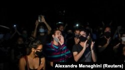 Skup ispred kubanskog Ministarstva kulture za solidarnost s disidentskim umetnicima, Havana, 27. novembar 2020.