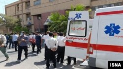 پس از حمله به محکمه شهر زاهدان آمبولانس در حال انتقال زخمیان