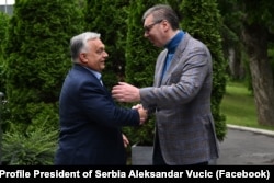 Premierul Viktor Orban și președintele sârb Aleksandar Vucic au fost criticați în trecut pentru relația pe care o au cu președintele rusi Vladimir Putin.
