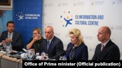 Kryeministri Ramush Haradinaj dhe shefja e Zyres së BE-së në Kosovë, Natalyia Apostolova