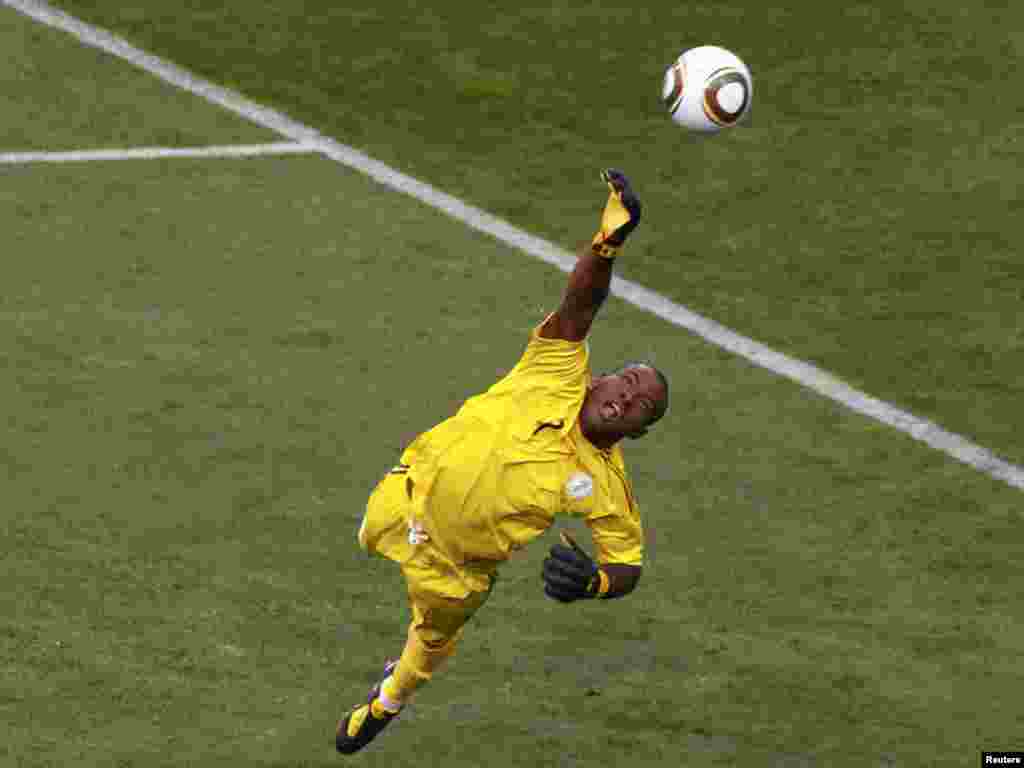 Голманот на Нигерија - Dele Aiyenugba 