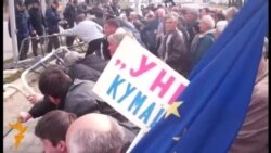 Судири меѓу стечајците и полицијата во Скопје