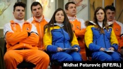 Члены олимпийской сборной Боснии и Герцеговины (слева направо в первом ряду) Игорь Лайкерт, Жана Новакович и Таня Каришик.