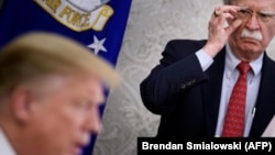 Donald Trump (lijevo) i John Bolton