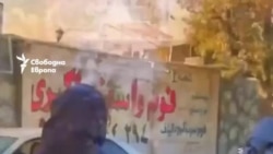 Как жени в Иран карат мотори, въпреки че им е забранено