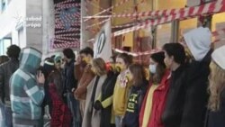 Ismét hallgatói sorfal várta az SZFE kancellárját