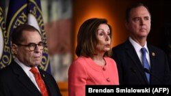 Predsjedavajuća Zastupničkog doma Nancy Pelosi, Adam Schiff i Jerrold Nadler tokom objave demokratskog tima za suđenje Trumpu.
