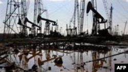 На добыче нефти. Иллюстративное фото.