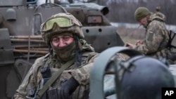 Ukrajinski vojnik odmara prije odlaska na liniju fronta u Donjeckoj oblasti 28. januara.