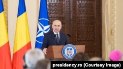 Președintele interimar al României, Ilie Bolojan, participă miercuri la primul său eveniment în afara țării.