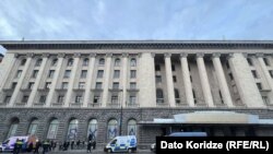 Avenija Melikishvili, u centru Tbilisija, nakon što su se demonstranti povukli rano 20. novembra.