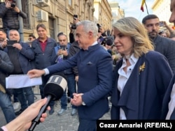 Călin Georgescu își depune candidatura pentru alegerile prezidențiale, pe 7 martie 2025, la București. Câteva zile mai târziu, dosarul lui este respins de către Biroul Electoral Central, iar Bucureștiul este cuprins de violențe.