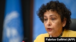 Irene Khan, az ENSZ különleges jelentéstevője egy genfi sajtókonferencián. 2021. április 1.