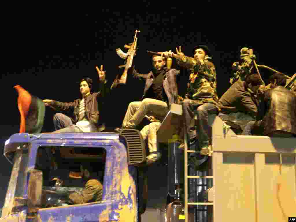 Прослава во Бенгази по резолуцијата на СБ на ООН за зона на забранети летови над Либија