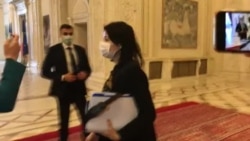 Șefa Curții Supreme a părăsit sala de ședințe