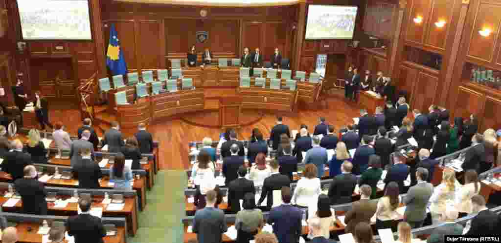 Momenti i betimit të deputetëve.