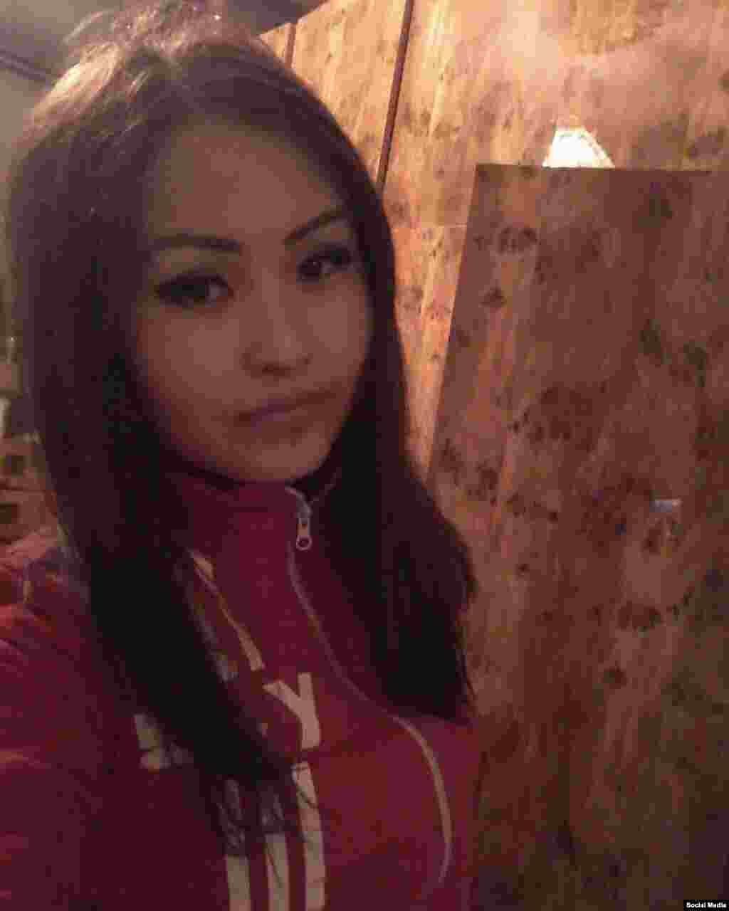 Абдаким кызы Айколь, 1993 г.р., уроженка Ошской области. 