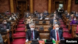 Poslanici u Skupštini Srbije na raspravi o budžetu, 29. april, 2020. 