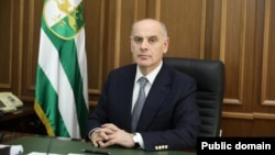 ასლან ბჟანია, აფხაზეთის დე ფაქტო პრეზიდენტი