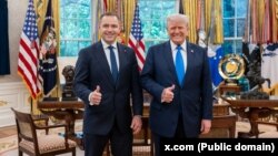 Karol Nawrocki a fost primit la Casa Albă de președintele SUA, Donald Trump, pe 2 mai 2025.