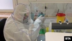 Analiza uzoraka na PCR testu, ilustrativna fotografija