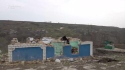 Merg la casa cea pustie