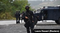 Kosovska specijalna policija na graničnom prelazu Jarinje, Kosovo, 20. septembra 2021. godine.