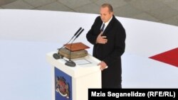 Принеся клятву верности грузинскому народу, Маргвелашвили не только стал президентом, но и дал ход поправкам в Конституцию. Согласно этим поправкам, главой государства становится премьер-министр