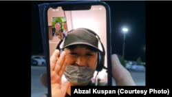 Куат Ахметов перед вылетом из Казахстана