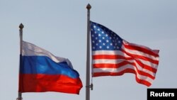საილუსტრაციო ფოტო: რუსეთისა და აშშ-ის სახელმწიფო დროშები