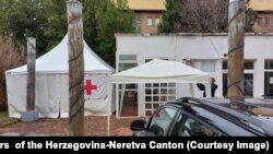 Šator ispred zgrade kantonalne Vlade, Mostar, 24. januar 2021.