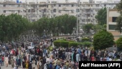 د سیند د صحت وزارت په وینا، د کراچۍ په ايکسپو سينټر کې د واکسينو له مرکزه یوازې د جولای پر ۳۱مه تر ۲۲ زره زیاتو خلکو د کورونا وایرس واکسین لګولي دي. 