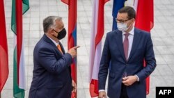 Премиерът на Унгария Виктор Орбан и на Полша Матеуш Моравецки