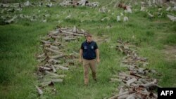 Ukrajna aknamentesítése: a drónoktól az életveszélyes gereblyézésig