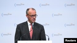 Kancelari gjerman, Friedrich Merz, duke folur në një ceremoni për të shënuar 75-vjetorin e themelimit të Këshillit Qendror të Hebrenjve në Berlin, 17 shtator.