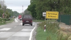 Hrtkovci posle okupljanja radikala