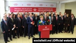 Deputați socialiști în frunte cu lidera formațiunii Zinaida Greceanâi. 5 martie 2019