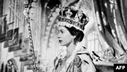 Королева Елизавета II в фотографиях: 96 лет жизни и 70 лет на троне