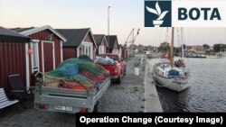 Rrjetat e peshkimit nga Suedia që po i dhurohen Ukrainës për t'u mbrojtur kundër dronëve.