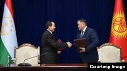 Саймумин Ятимов и Камчыбек Ташиев (слева направо), 21 февраля 2025 г.