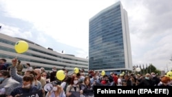 Protesti ispred sjedišta insitucija BiH u Sarajevu, 30. maj 2020.